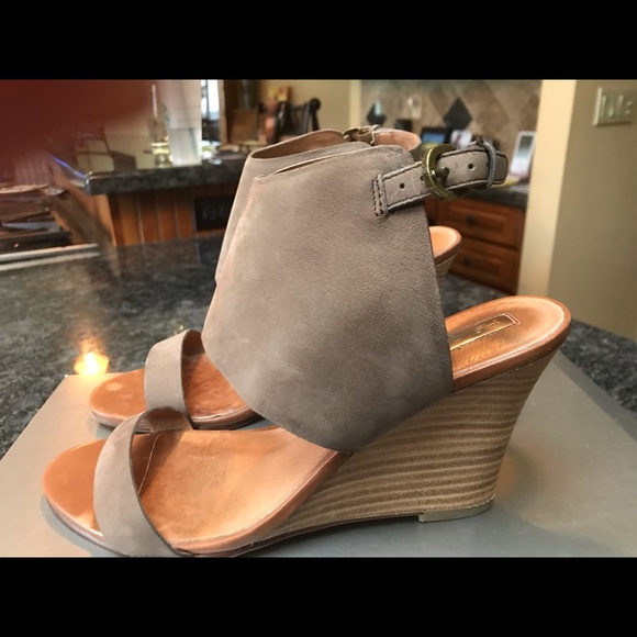 Halogen wedge sandal - Picture 2 of 6